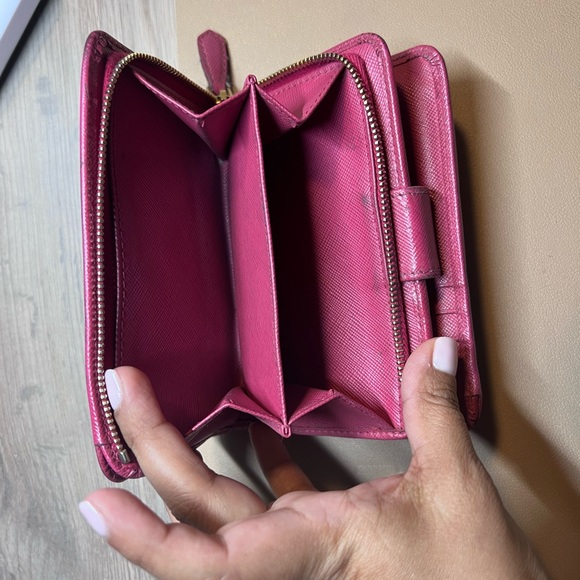 Pink Prada wallet - Picture 4 of 4